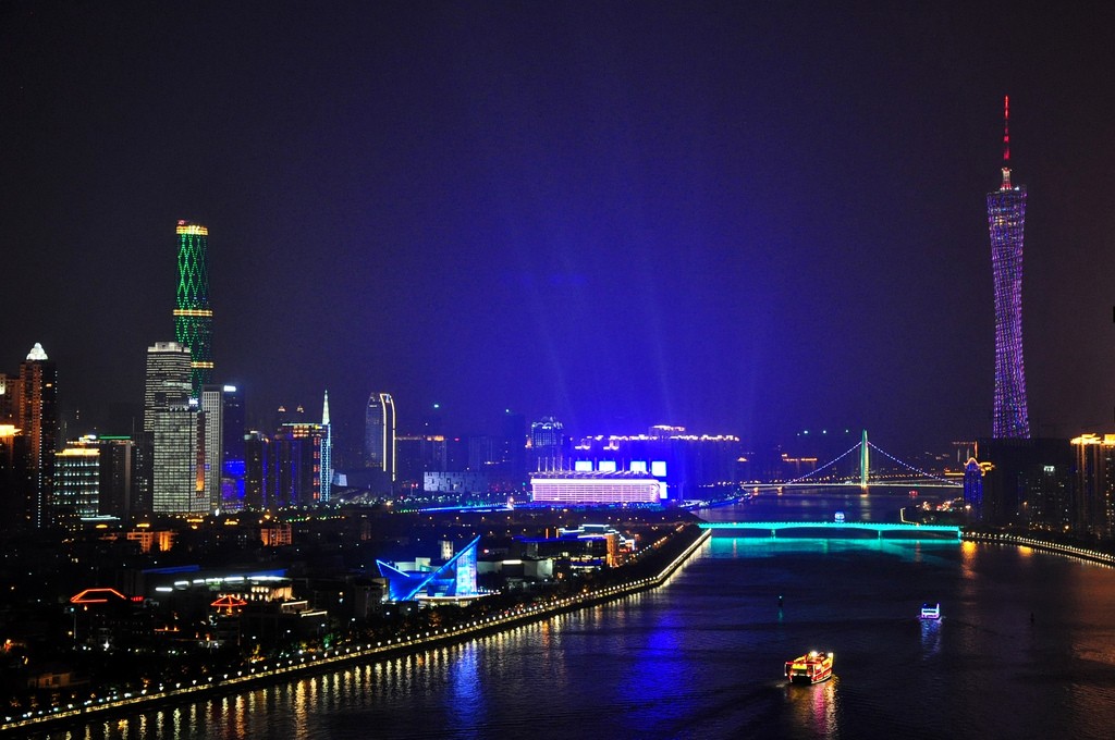 Pearl River at night © Azwari Nugraha / Flickr