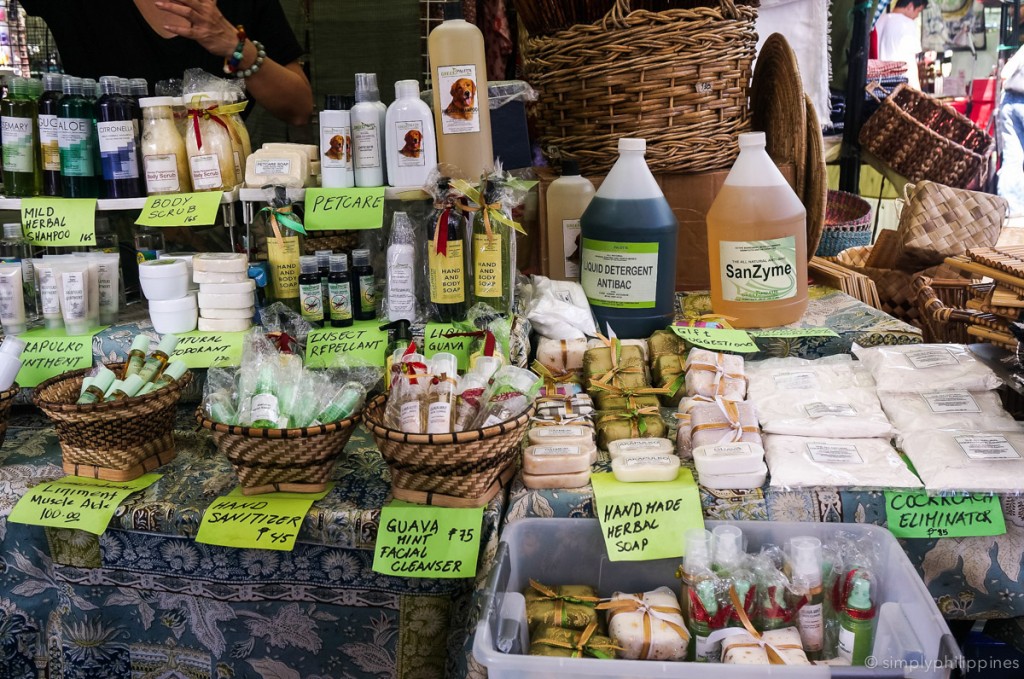 Eco-friendly finds at SIDCOR | © Esther de la Cruz / SimplyPhilippines