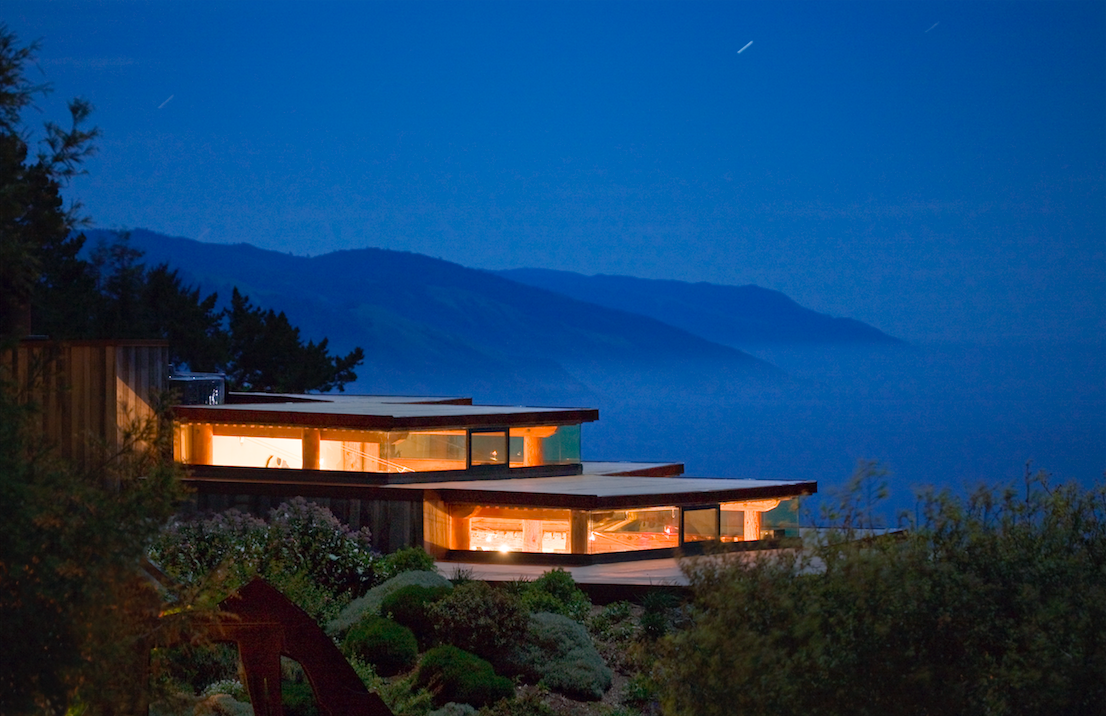 Exterior view of Sierra Mar | © Kodiak Greenwood/Courtesy of Post Ranch Inn
