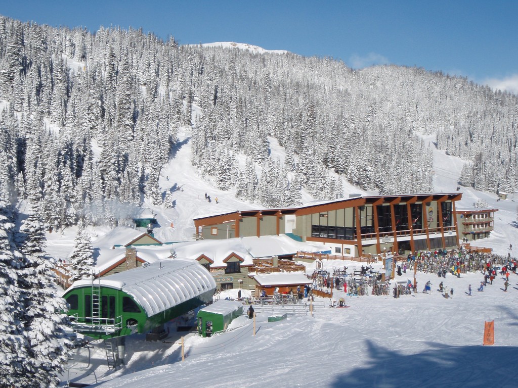 Sunshine Village is known for its incredible views © Sergel / Flickr