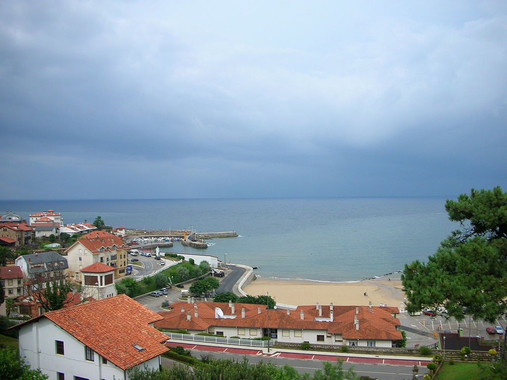 Comillas, Cantabria, Spain | ©yearofthedragon / Wikimedia Commons