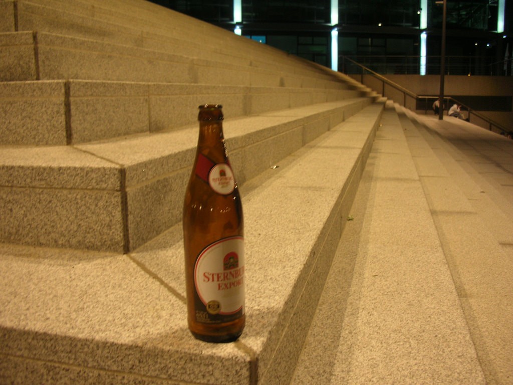 Sterni on the steps, a classic street beer in Berlin | © Mike Waggoner/Flickr
