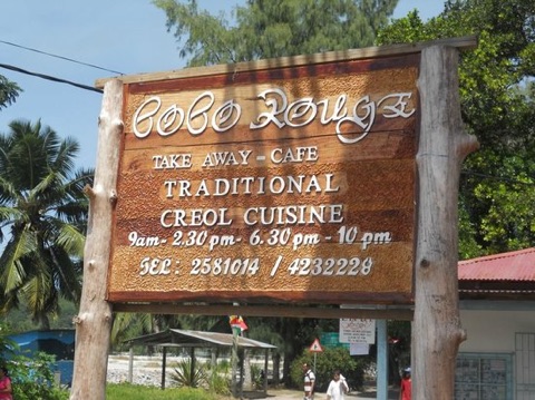 Coco Rouge Takeaway |©Maxine Rickard