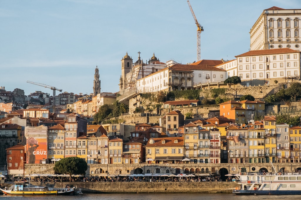 DSCF2595 - WATSON - VILA NOVA DE GAIA, PORTUGAL - V IEW OF RIBEIRA FROM VILA NOVA DE GAIA
