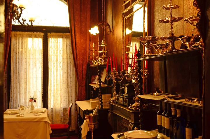 Lhardy's classic decor