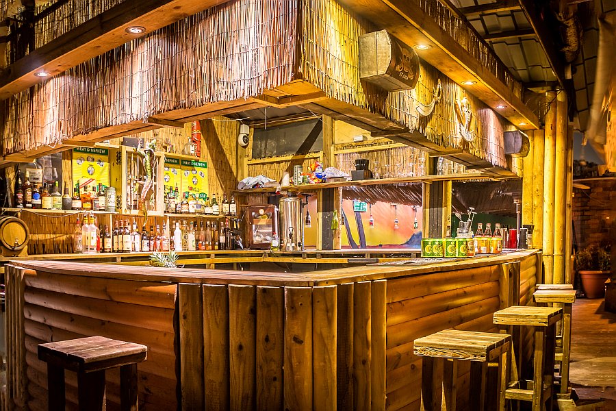 MoTiki bar, Prince of Wales garden