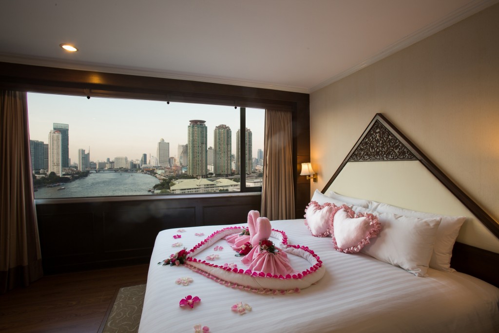 Ramada Plaza Bangkok Menam Riverside Guestroom1
