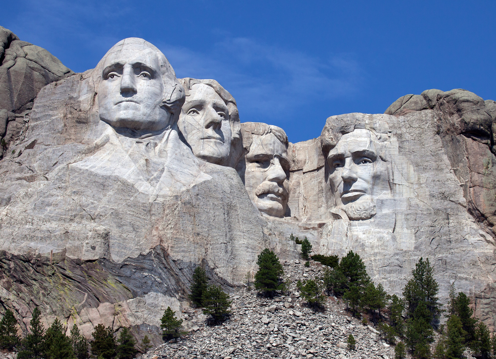 Mt. Rushmore| © critterbiz / Shutterstock