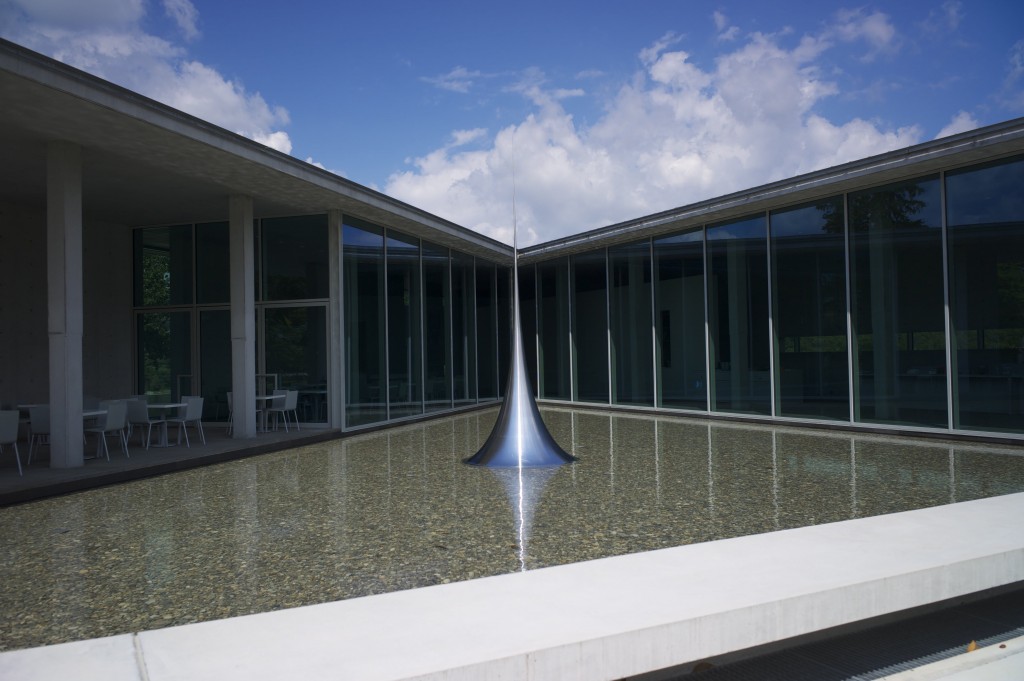 The sumptuous Tadao Ando restaurant overlooks the infinity pool and stunning architecture| ©