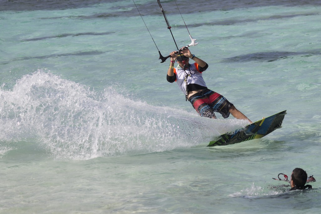 Kite Surfing in San Andres Island, Colombia © Byron Rizo Bayona / Flickr