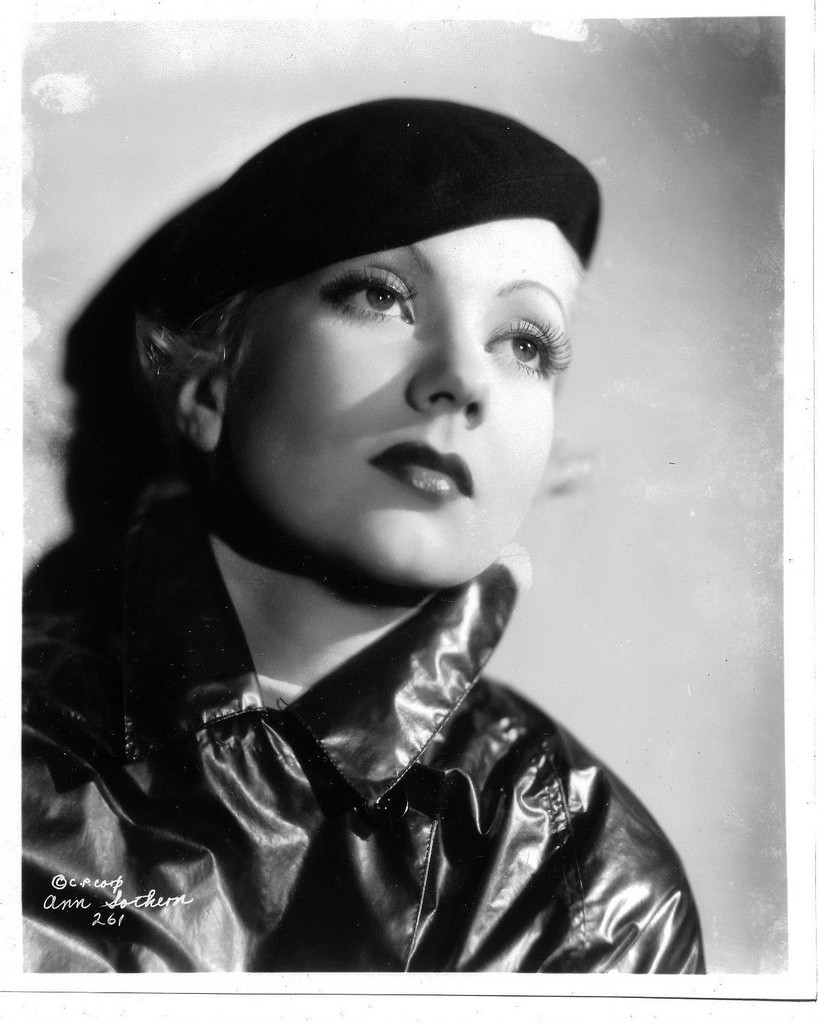 The US actress Ann Sothern channelling French glamour in the 1940s wearing a beret | © delius98/flickr