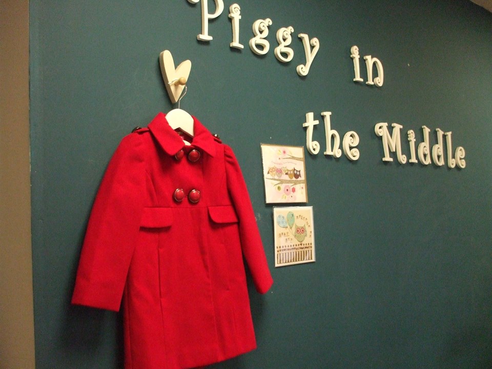Red Coat, Piggy in the Middle | © Piggy In The Middle/Facebook