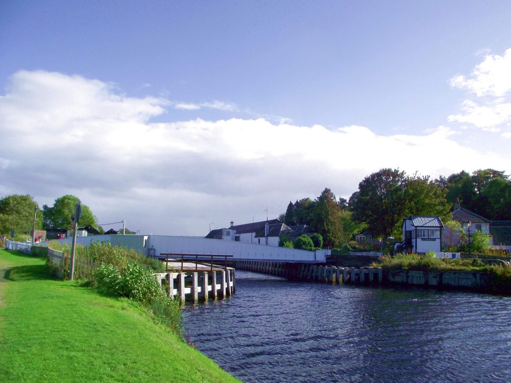 Caledonian Canal at Clachnaharry | © Dave Conner/Flickr