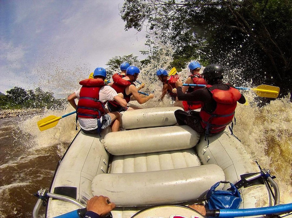 White Water Rafting in Colombia © Niek Van Son / Flickr