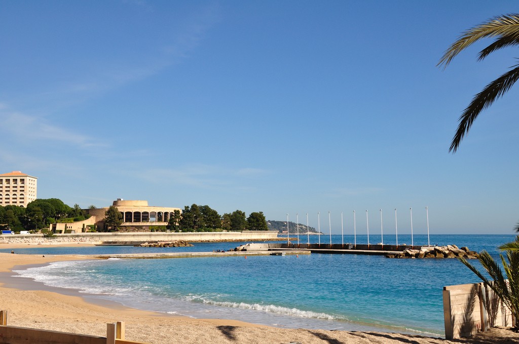 Larvotto Beach | © gabriella szekely / Flickr