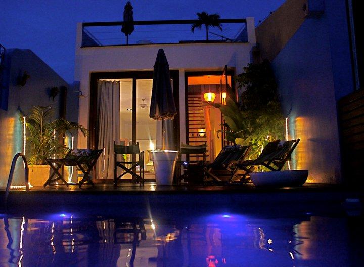 Aram Yami Pool at Night / Courtesy of Aram Yami