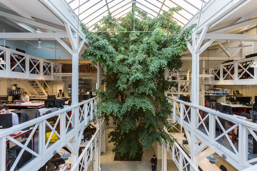 Atrium at Architecture-Studio │© Marc Goodwin and Mathieu Fiol, Archmospheres