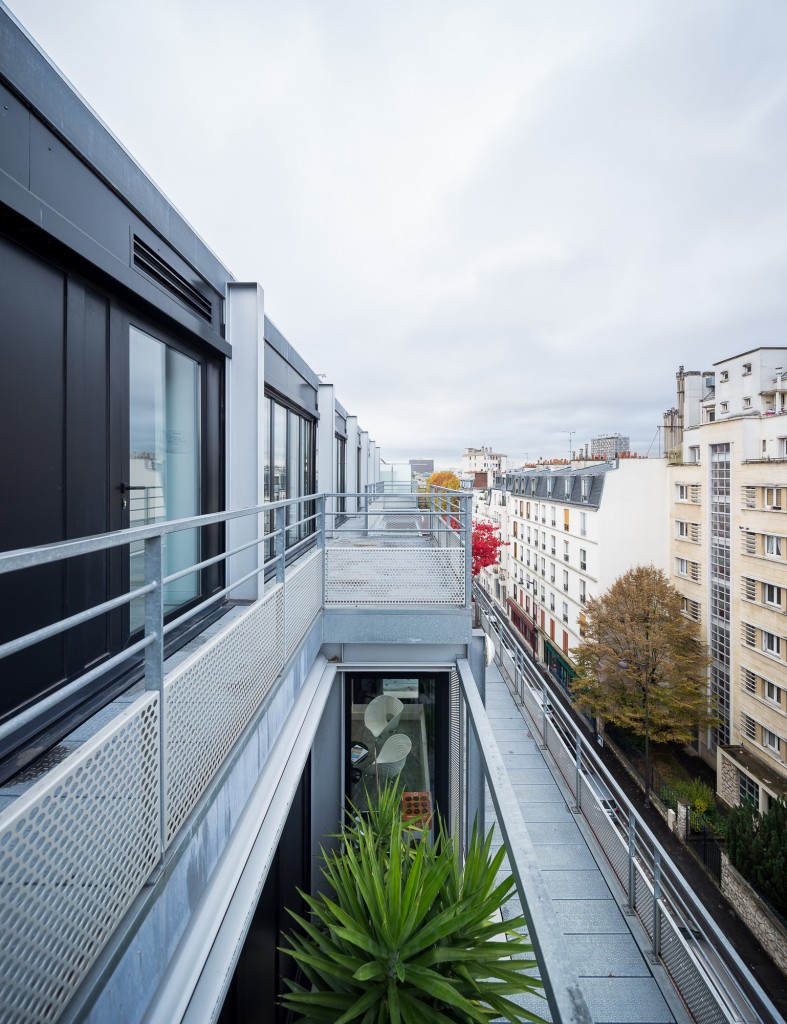Balcony at Jean-Paul Viguier et Associés, Architecture et Urbanisme │© Marc Goodwin and Mathieu Fiol, Archmospheres