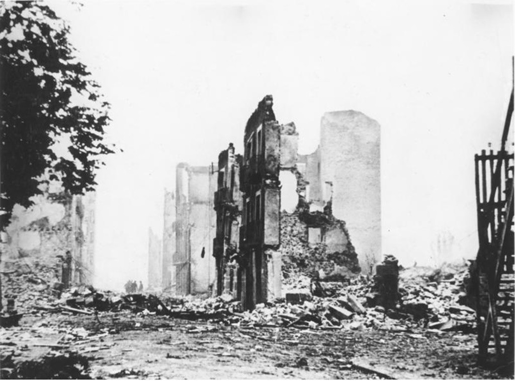 The ruins of the town of Guernica after the bombing |© Bundesarchiv, Bild 183-H25224/Wikipedia