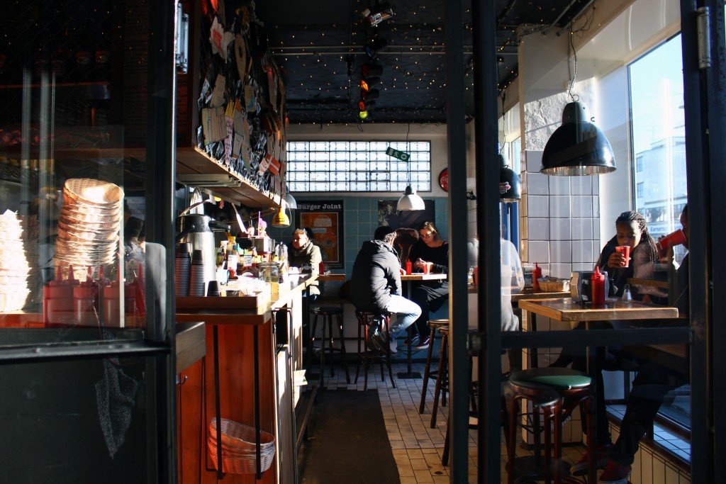 Tommi's burger joint | © Aliki Seferou