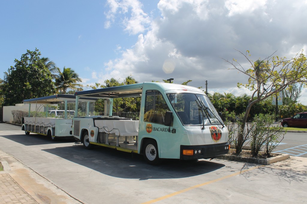 Casa Bacardi tour trolley | © Tyler S. Miller/ Flickr