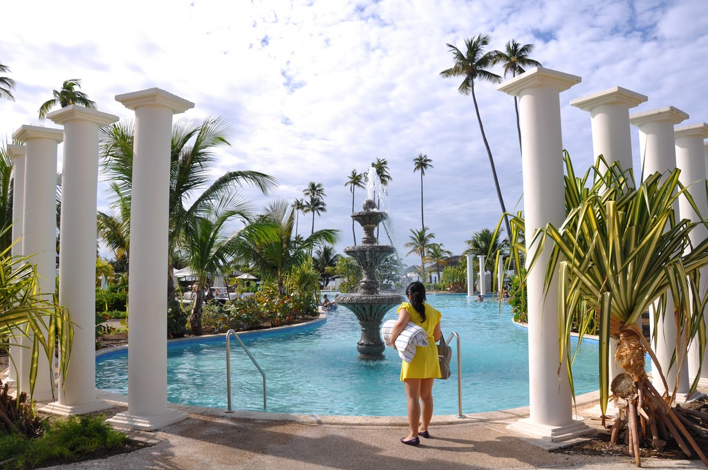 Gran Melia hotel pool | © David Trawin/ Flickr