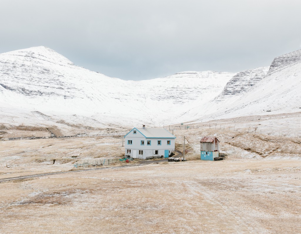 Kevin Faingnaert, House in the village of Gásadalur. Population: 16, 2017 | © Kevin Faingnaert