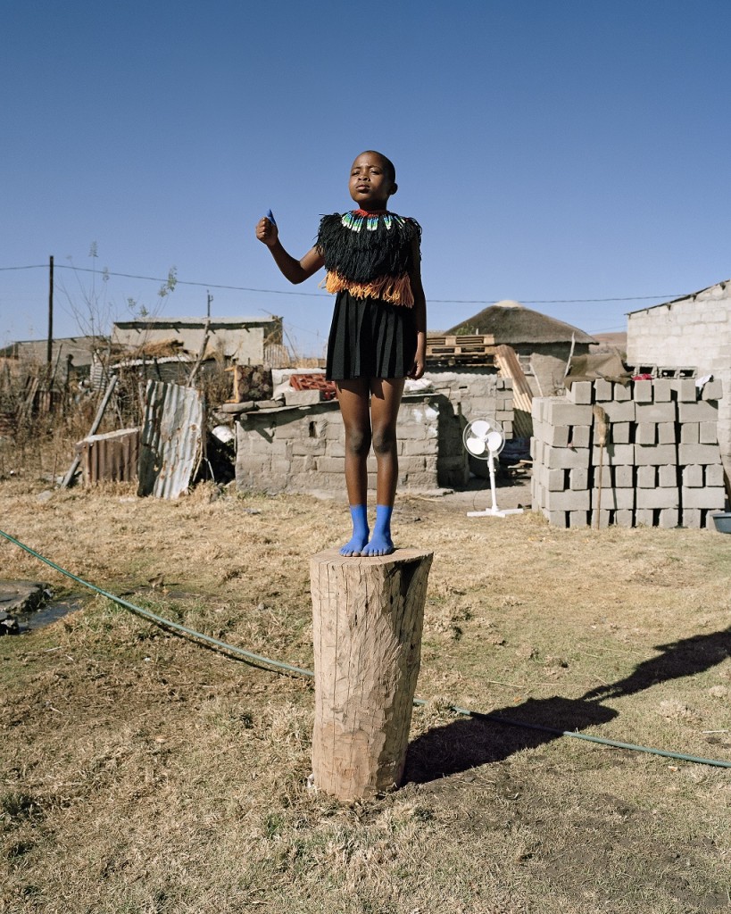 Namsa Leuba, Thumbs Up, from the series Zulu Kids, 2014, Art Twenty One │© Namsa Leuba, Art Twenty One, Courtesy of Art Paris Art Fair