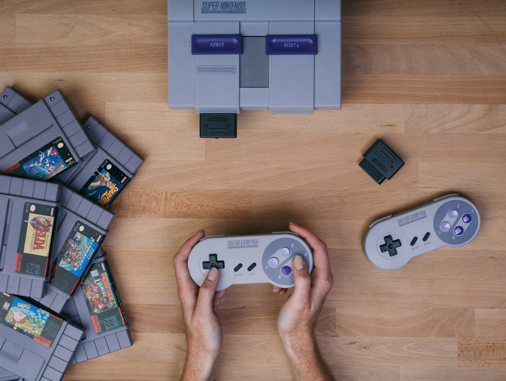 Get reaquainted with the Super Nintendo Entertainment System at 8bit Cafe | © NESfreak/WikiCommons