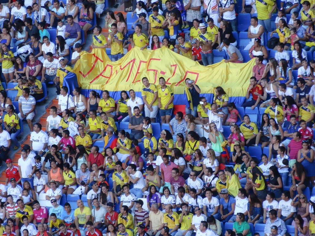 Colombian Fans Watching Their Team © Donations_are_appreciated / Pixabay