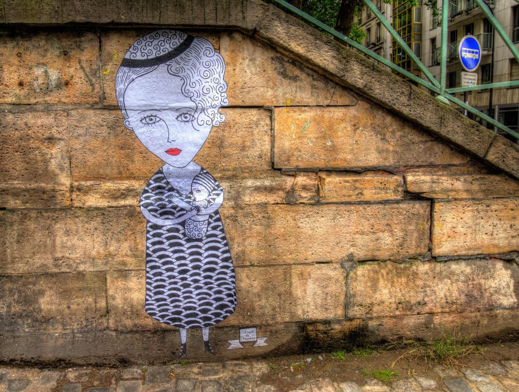 Street art at the Canal Saint-Martin │© Randy Connolly / Flickr