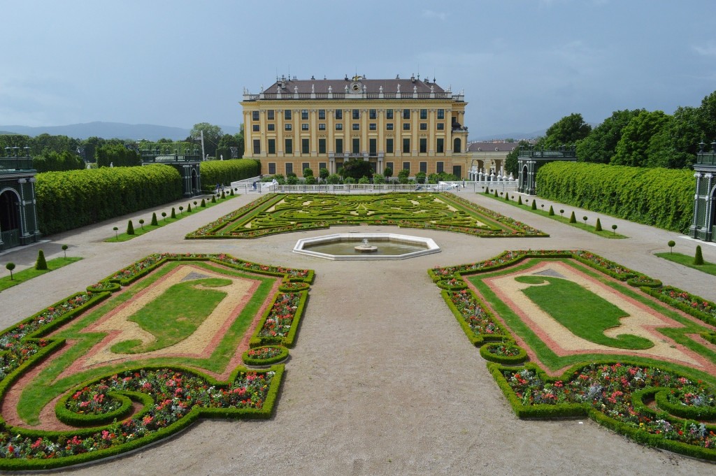 The Palace as seen from the Gloriette | © Ymon / Pixabay