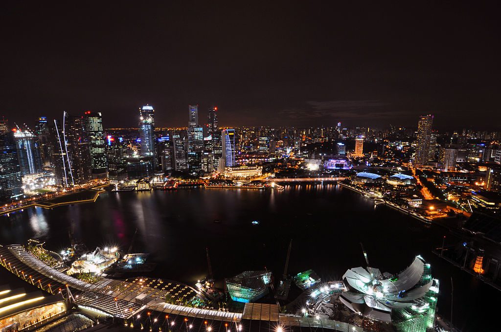 https://commons.wikimedia.org/wiki/File:1_marina_bay_sands_skypark_night_view_CBD_skyline.jpg