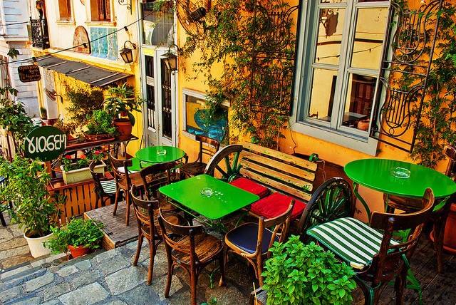 Yiasemi, Athina