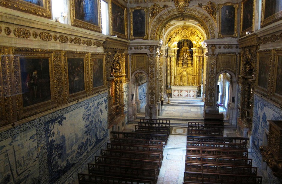 A chapel inside the Madre de Deus Convent/ National Azulejo Museum