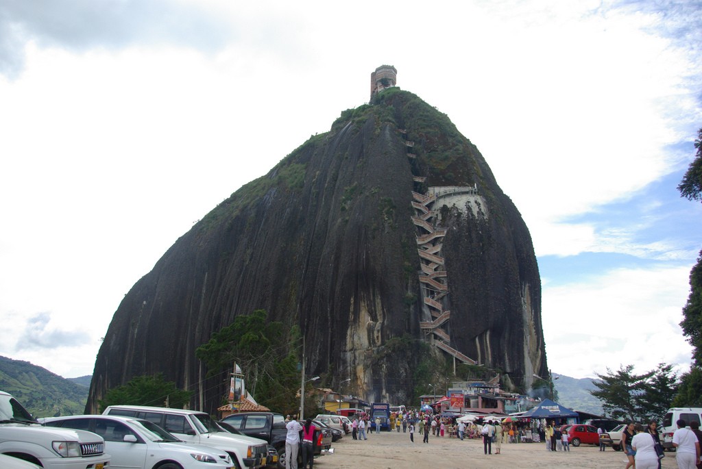 El Penol at Guatape © PRORandal Sheppard / Flickr