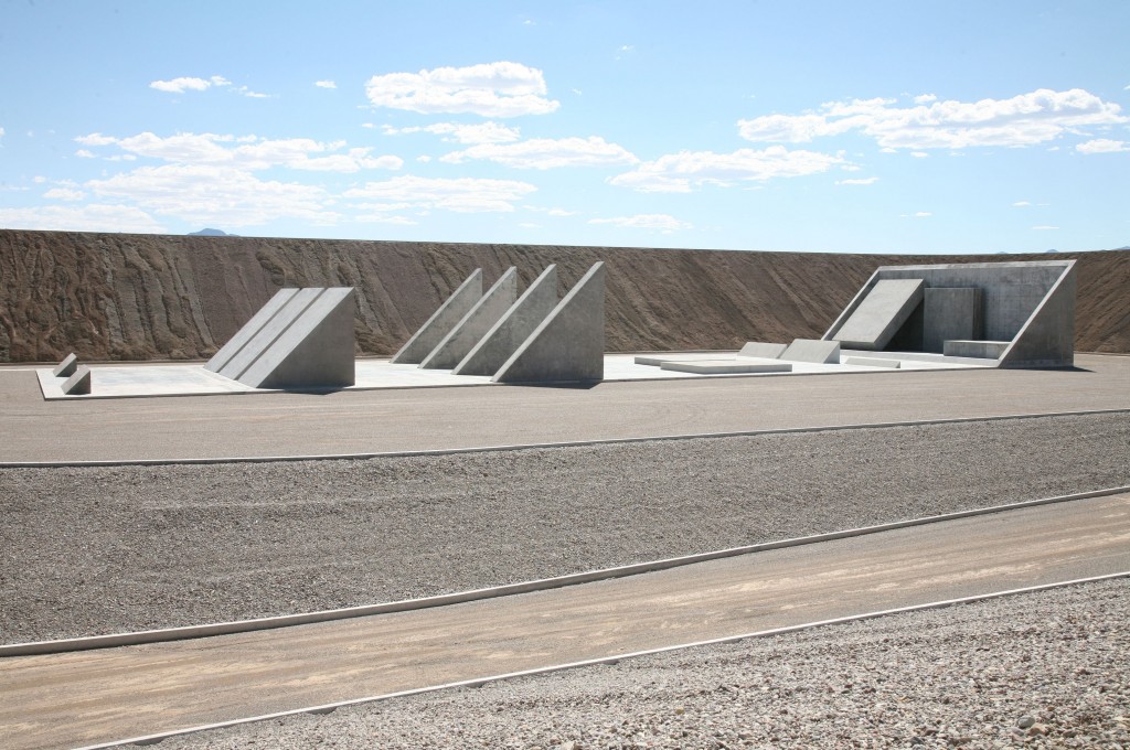 Michael Heizer, 45°, 90°, 180° of City, 1972-ongoing | © Michael Heizer/Tripple Aught Foundation
