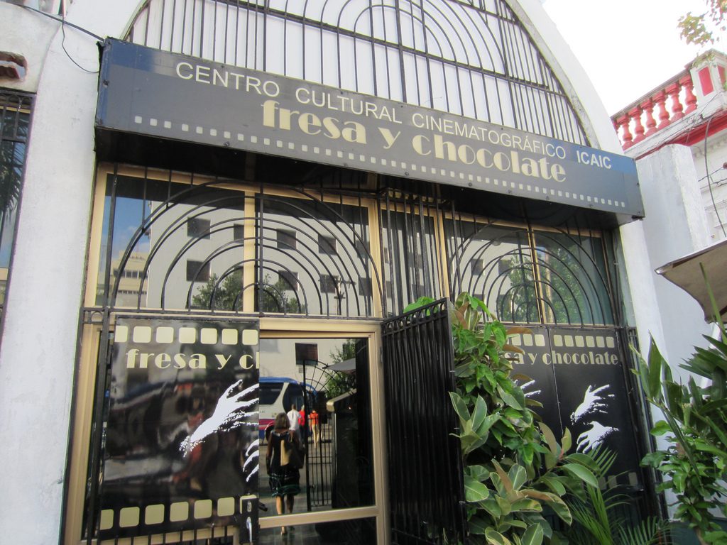 Fresa y Chocolate Cultural Center, Vedado, Havana | © yosoynuts / Flickr Fresa y Chocolate Cultural Center, Vedado, Havana | © yosoynuts / Flickr