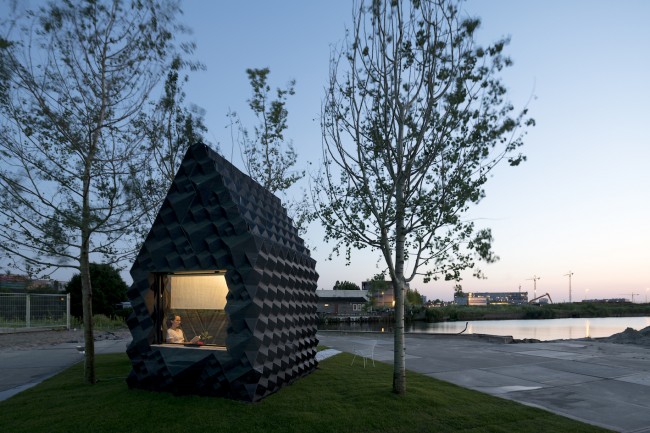 Urban Cabin by DUS Architects | © Ossip van Duivenbode