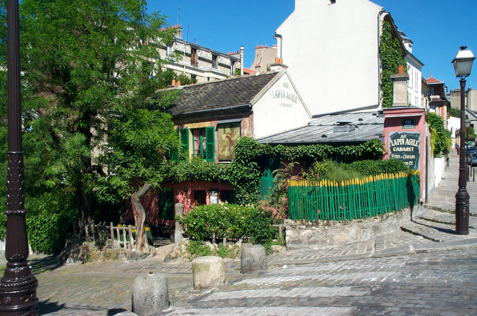 Exterior of Au Lapin Agile │Courtesy of Au Lapin Agile