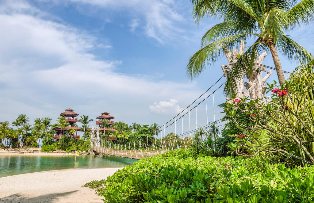Palawan Beach and the bridge to most southern point of continental Asia on Sentosa Island, Singapore