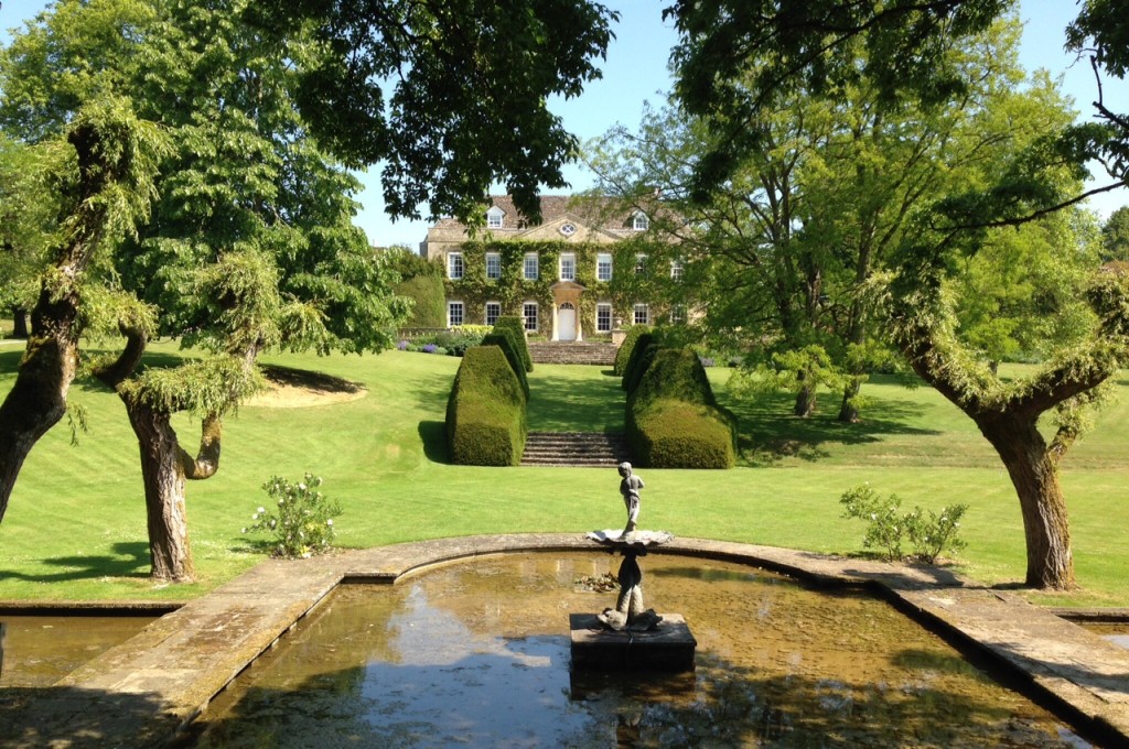 House from fountain | Courtesy of Cornwell Manor