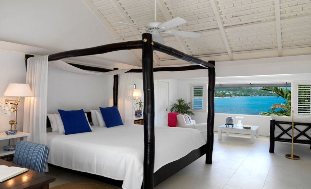 Oceanfront King View | Courtesy of Round Hill Hotel and Villas