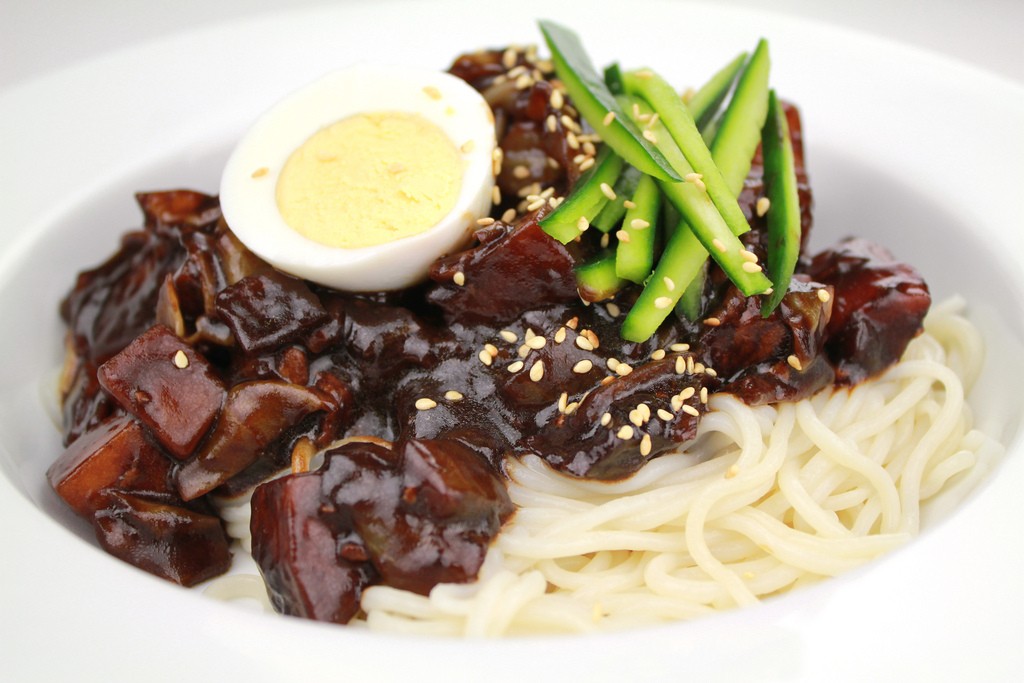 Jajangmyeon | © KFoodaddict
