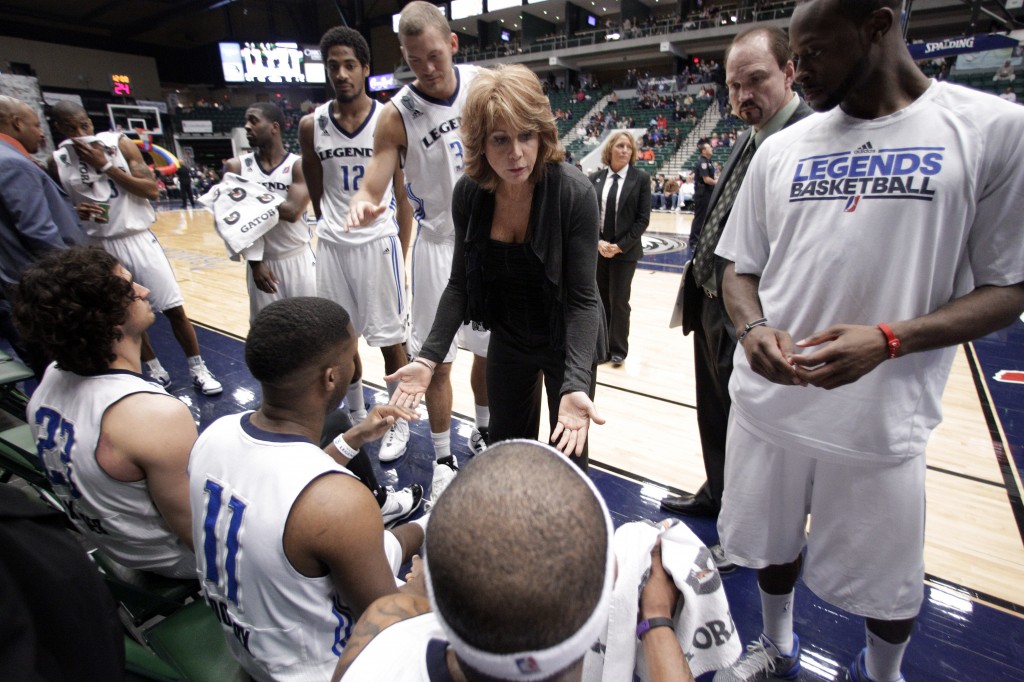Texas Legends head coach Nancy Lieberman leads her team during an NBA Development League game. | © Tony Gutierrez/AP/REX/Shutterstock