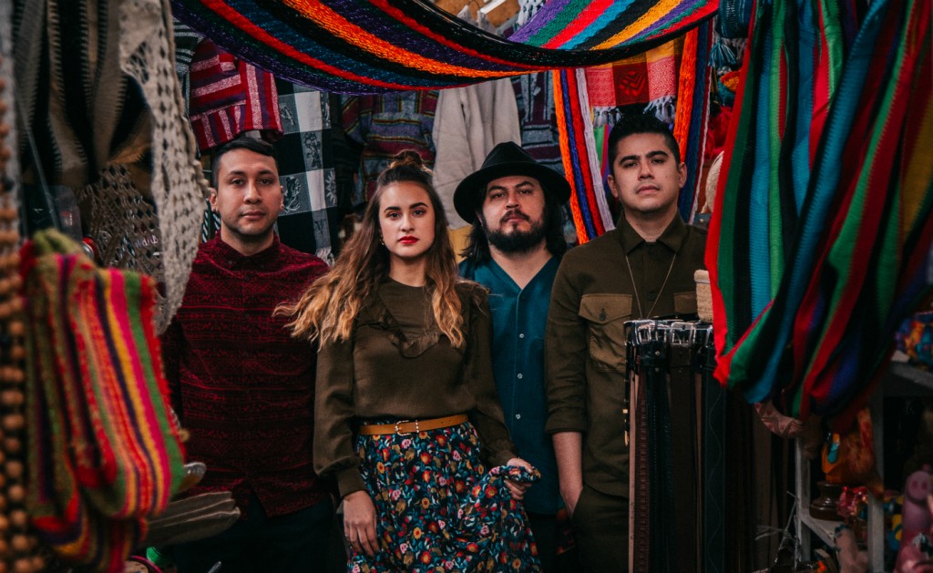 © The Chamanas