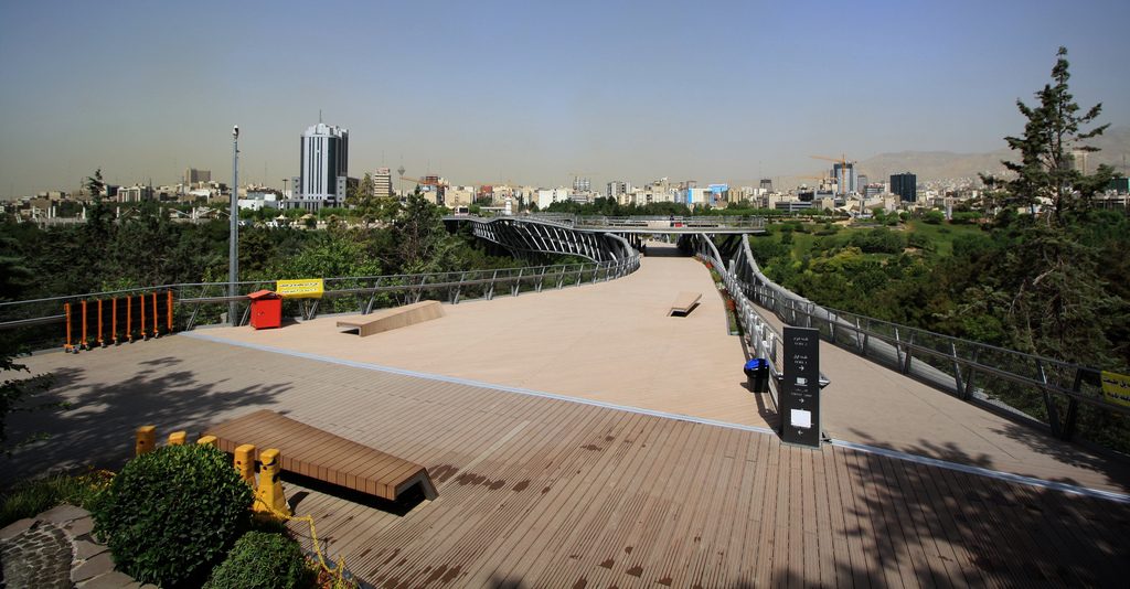 Tabiat Bridge connects two parks | © Blondinrikard Fröberg / Flickr