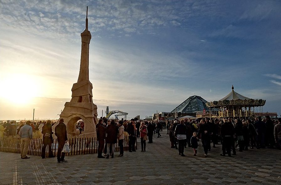 'The Paris-Plage Tower' | © Alain Gordon / Courtesy of Galeria Milani