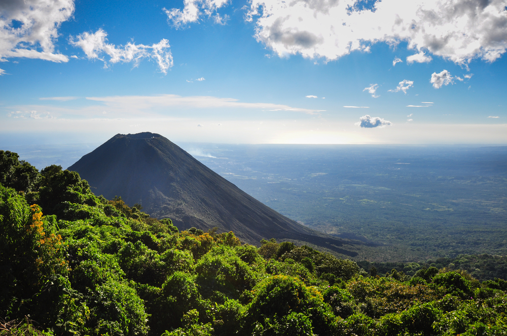 Izalco Volcano | © Hugo Brizard/YouGoPhoto/Shutterstock