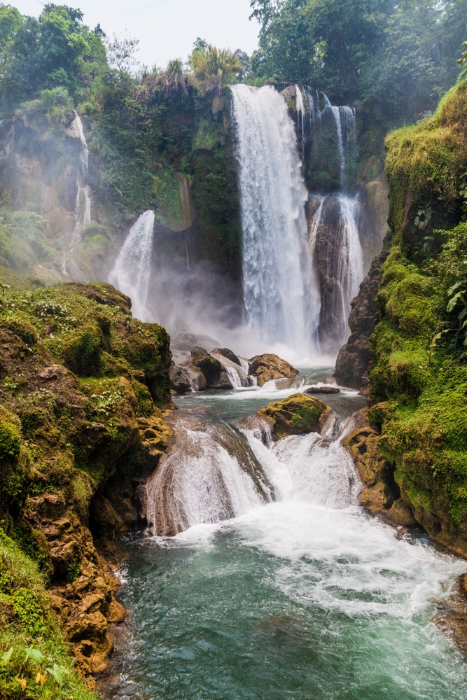 Pulhapanzak Waterfall | © Matyas Rehak/Shutterstock
